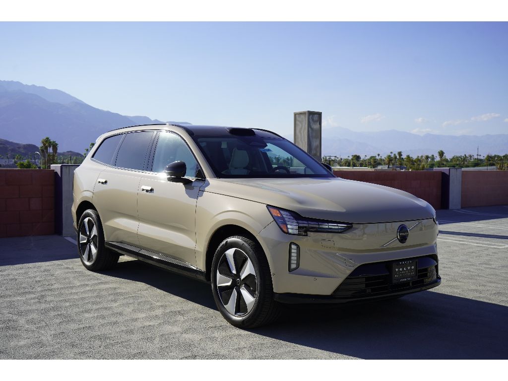 2025 Volvo EX90 Plus's photo