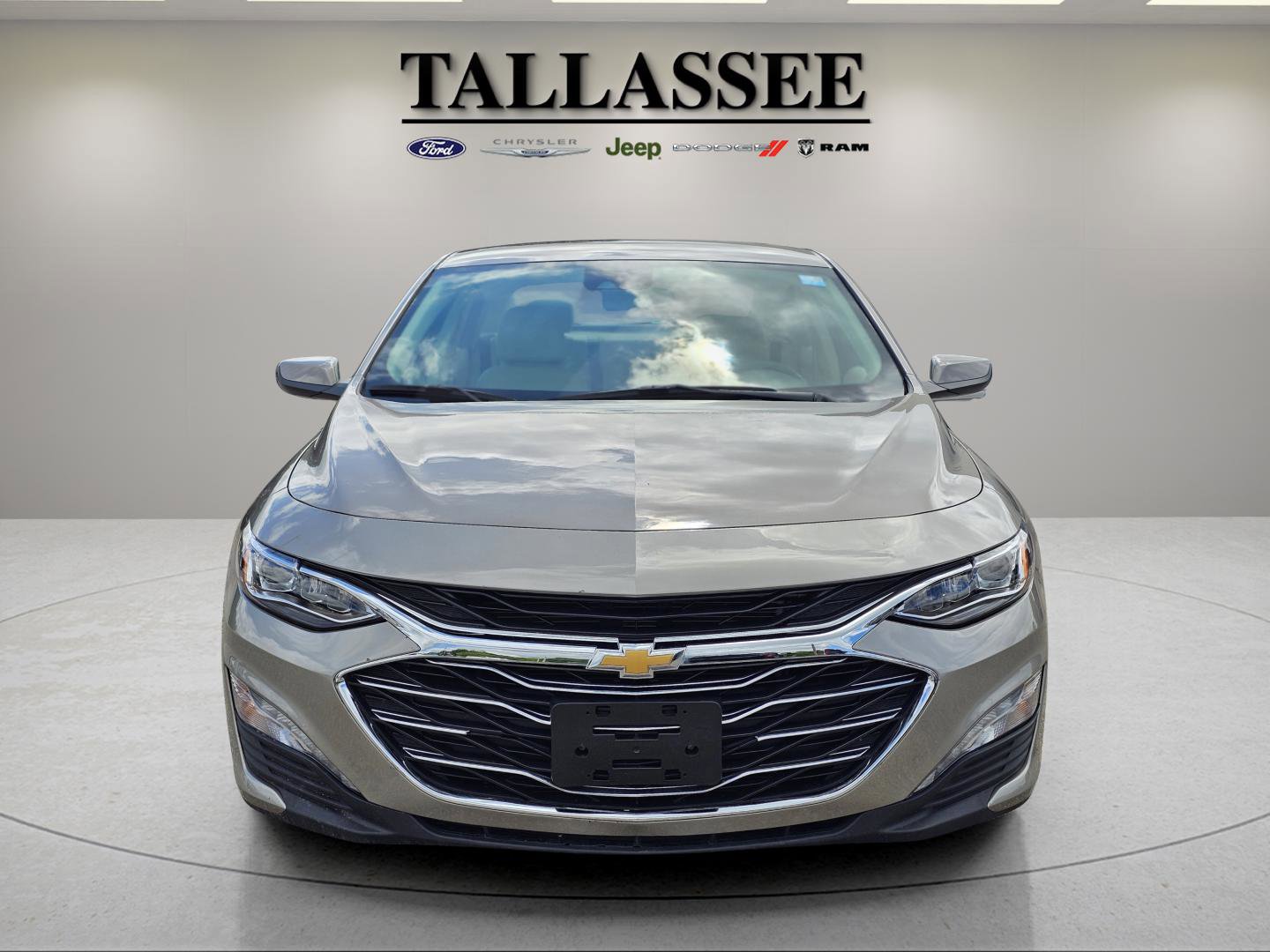 2024 Chevrolet Malibu Premier 2LT photo 2