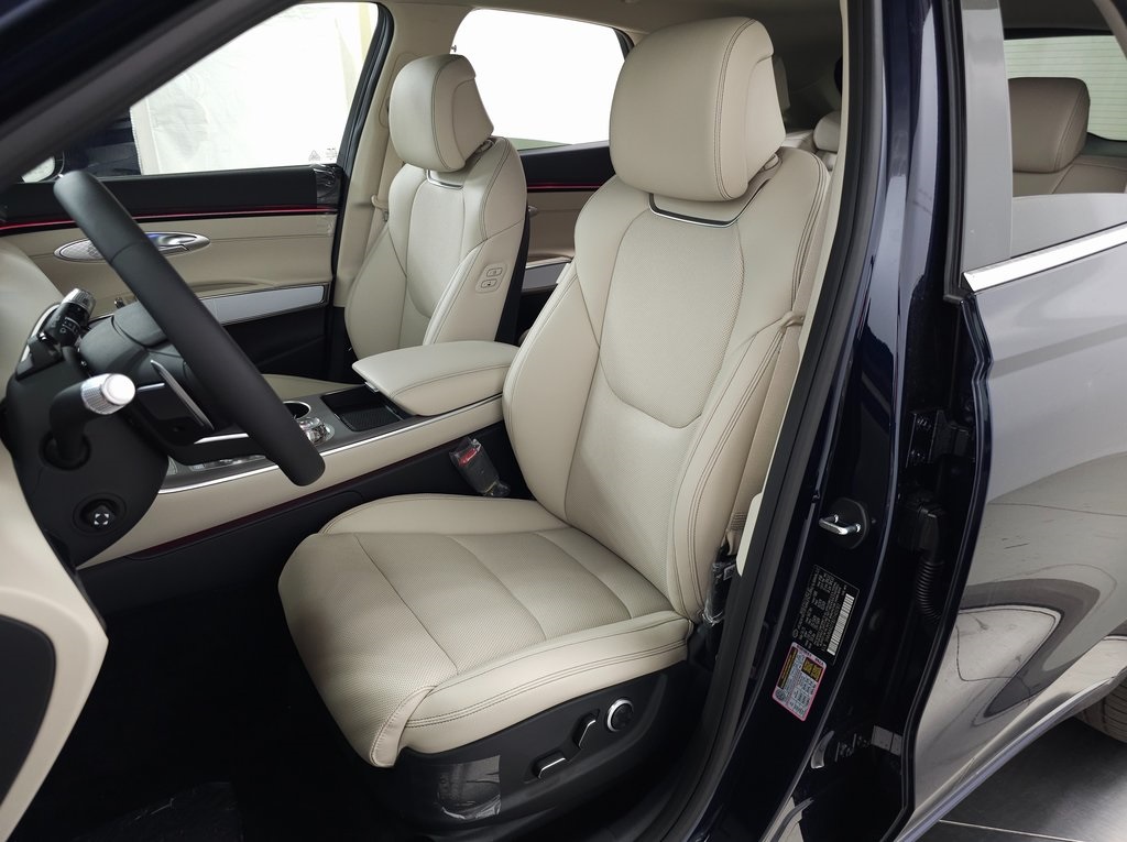 2026 Genesis GV70 2.5T Select photo 7