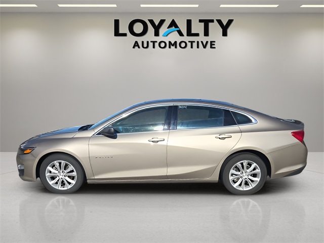 2024 Chevrolet Malibu 1LT photo 2