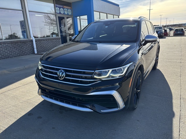 2022 Volkswagen Tiguan SEL R-LINE's photo