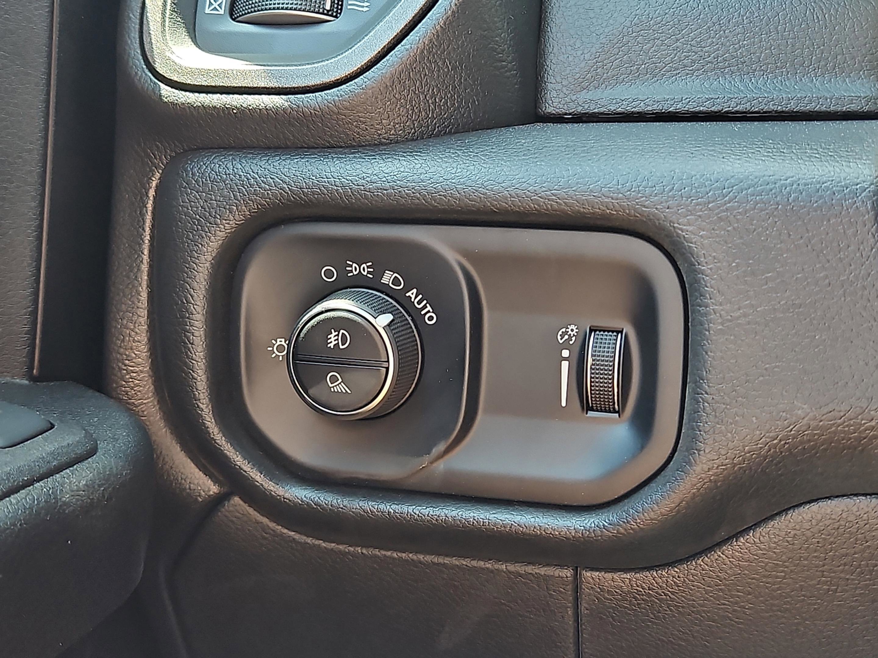 2025 Ram 2500 Tradesman photo 11