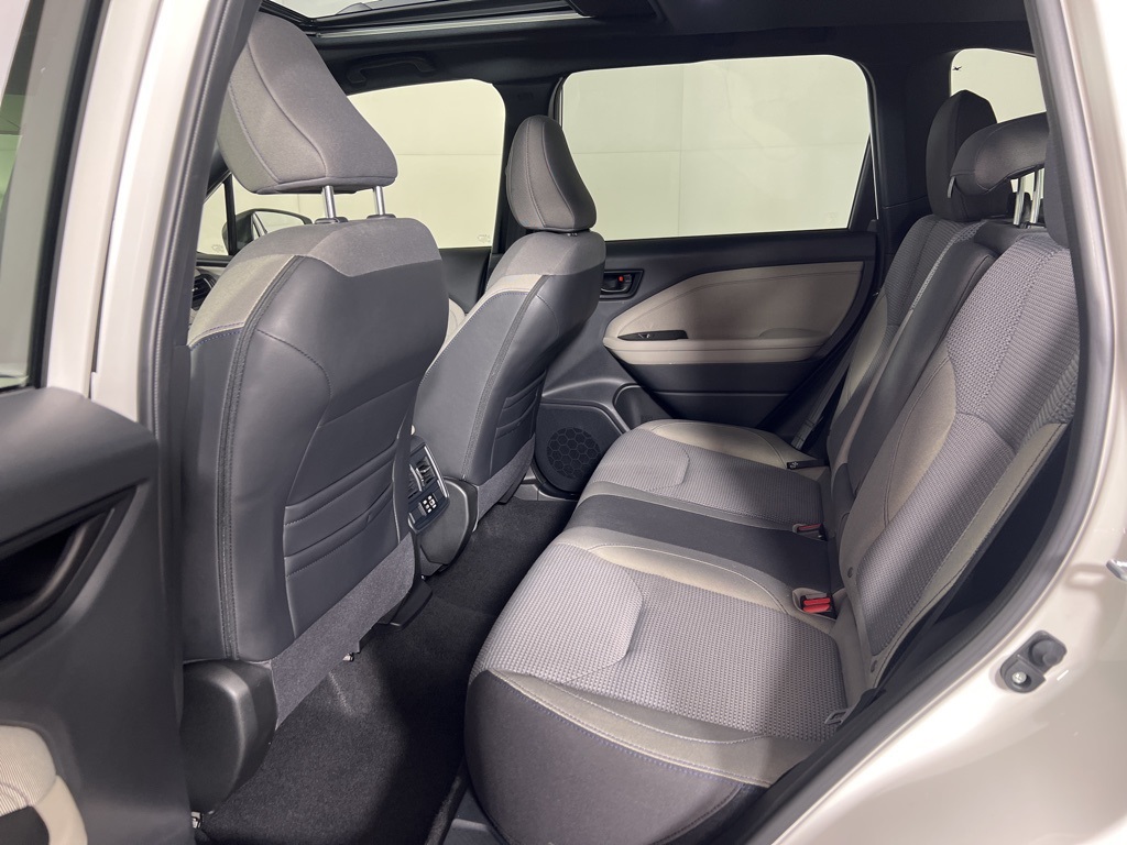2025 Subaru Forester Premium Base photo 18
