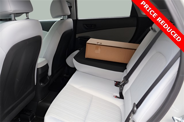 2023 Hyundai Kona SEL photo 2