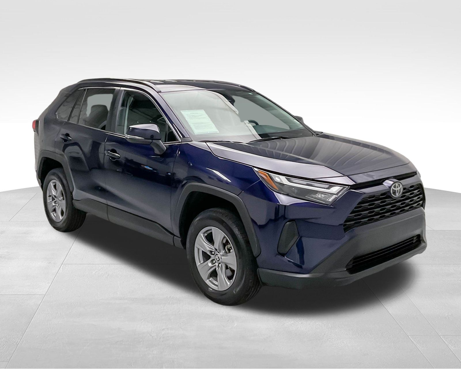 2024 Toyota RAV4 XLE photo 3