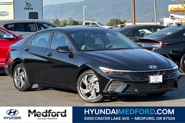 2025 Hyundai Elantra SEL's photo