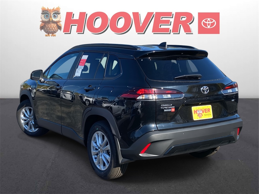 2026 Toyota Corolla Cross LE photo 3