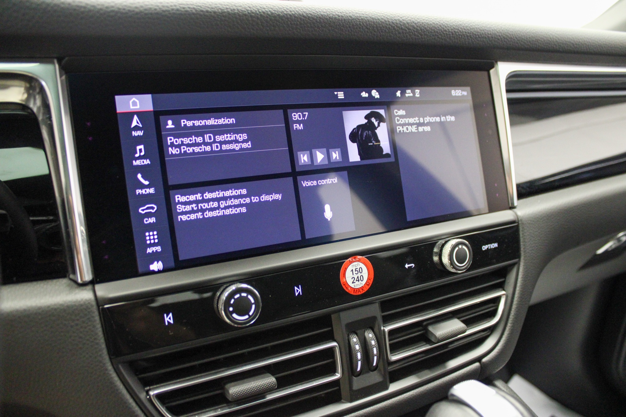 2025 Porsche Macan Base photo 20
