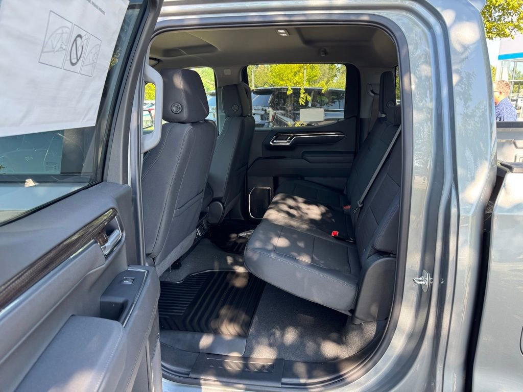 2025 Chevrolet Silverado 1500 LT photo 18