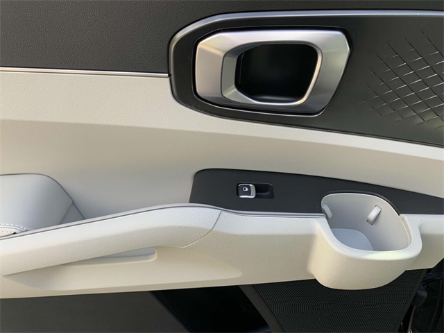 2025 Kia Sorento S photo 4