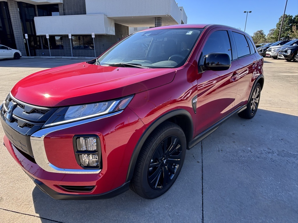 2024 Mitsubishi Outlander Sport ES LE SE photo 3