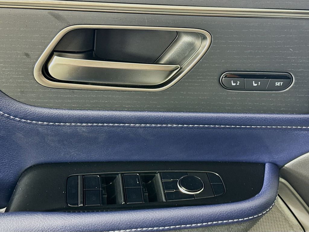 2026 Infiniti QX80 Sensory photo 19