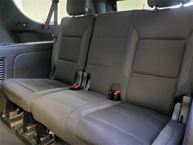 2023 Chevrolet Suburban LS photo 4