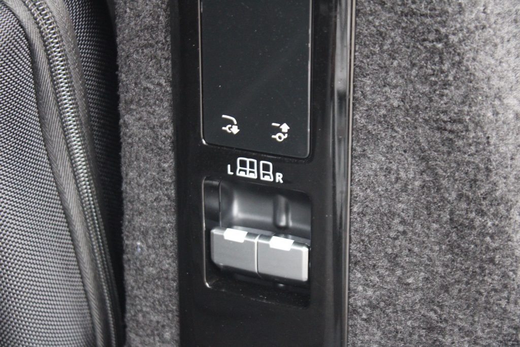 2024 Land Rover Range Rover Sport P400 Dynamic SE photo 32