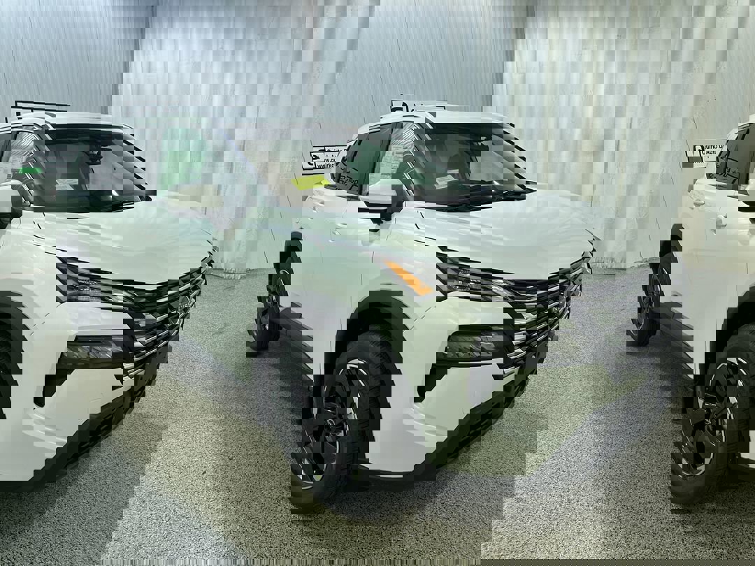 2026 Nissan Rogue SV's photo