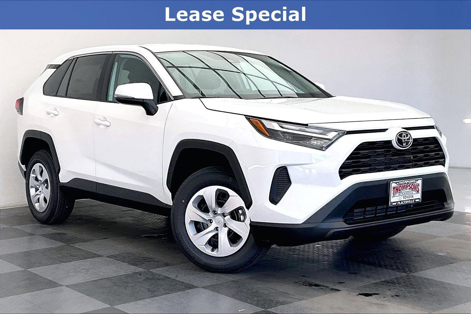 2025 Toyota RAV4 LE's photo