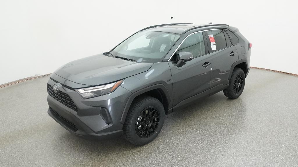 2025 Toyota RAV4 XLE's photo