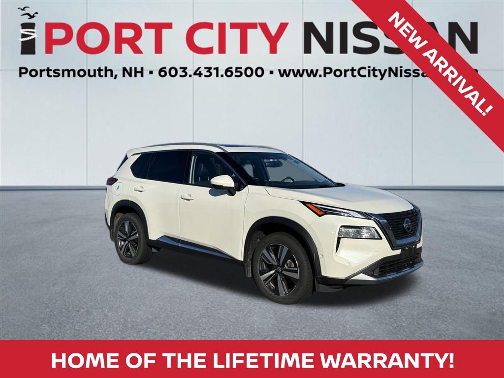 2021 Nissan Rogue Platinum's photo