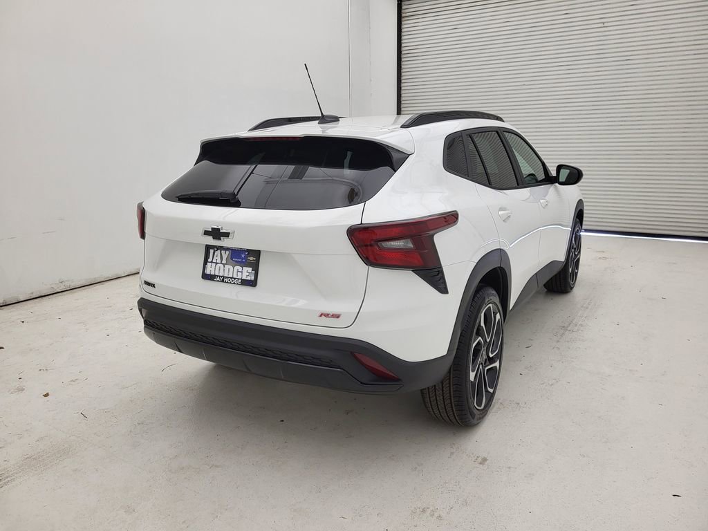 2025 Chevrolet Trax photo 14