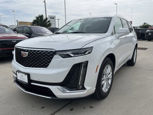 2025 Cadillac XT6 Luxury photo 3