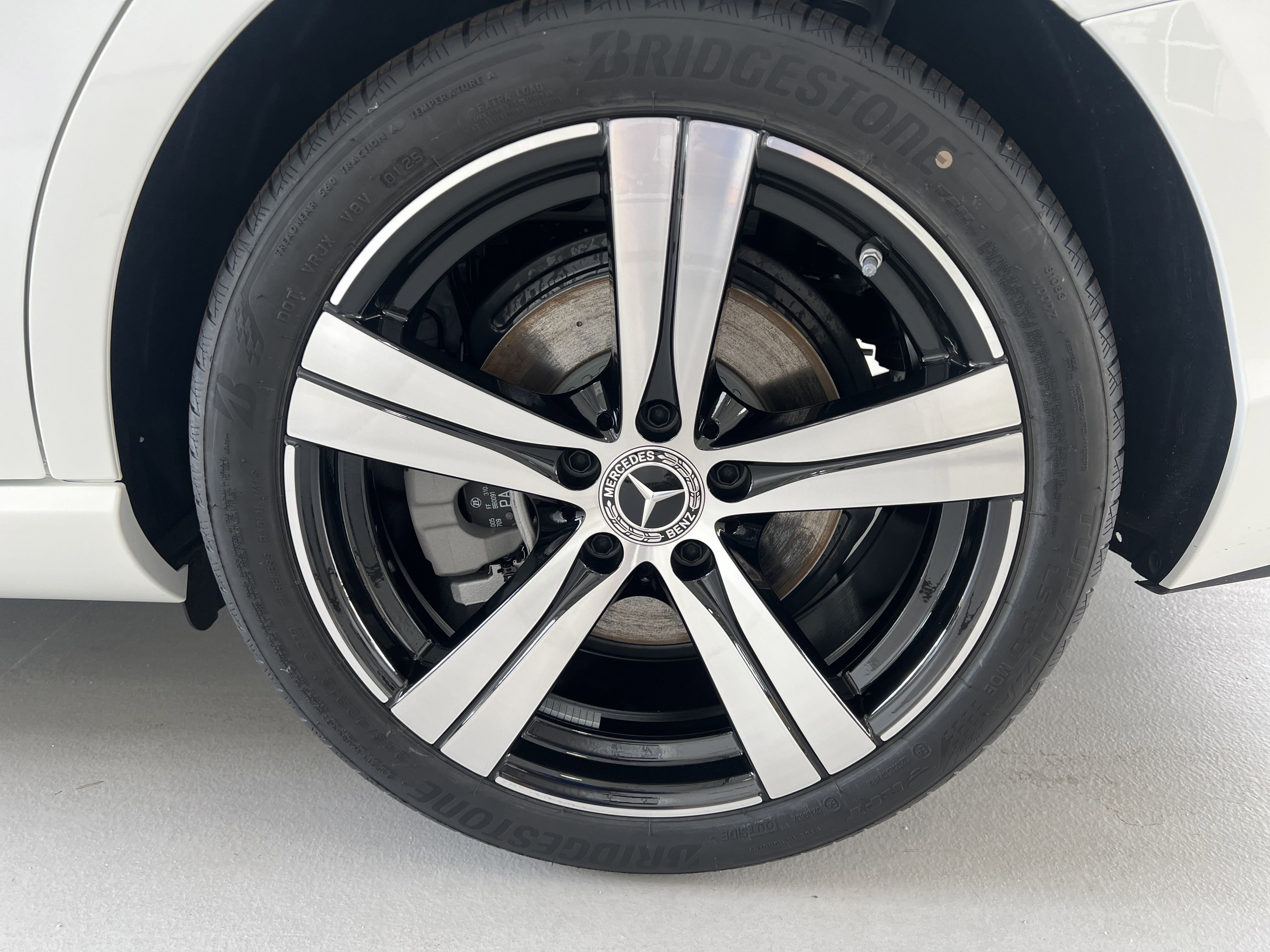 2025 Mercedes Benz C 300 photo 11