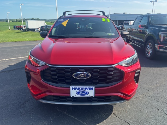 2023 Ford Escape ST-Line photo 2