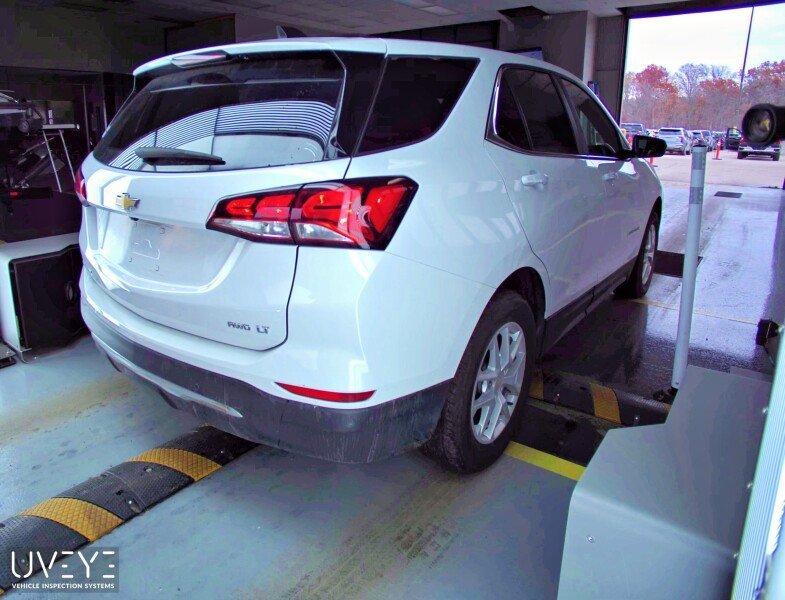 2024 Chevrolet Equinox LT photo 2