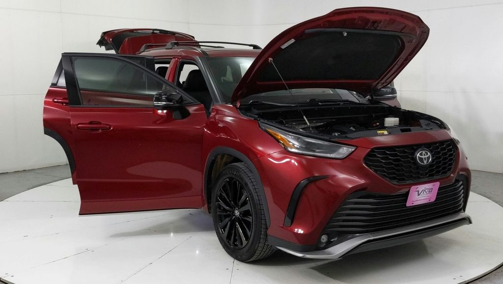 2023 Toyota Highlander XSE photo 13