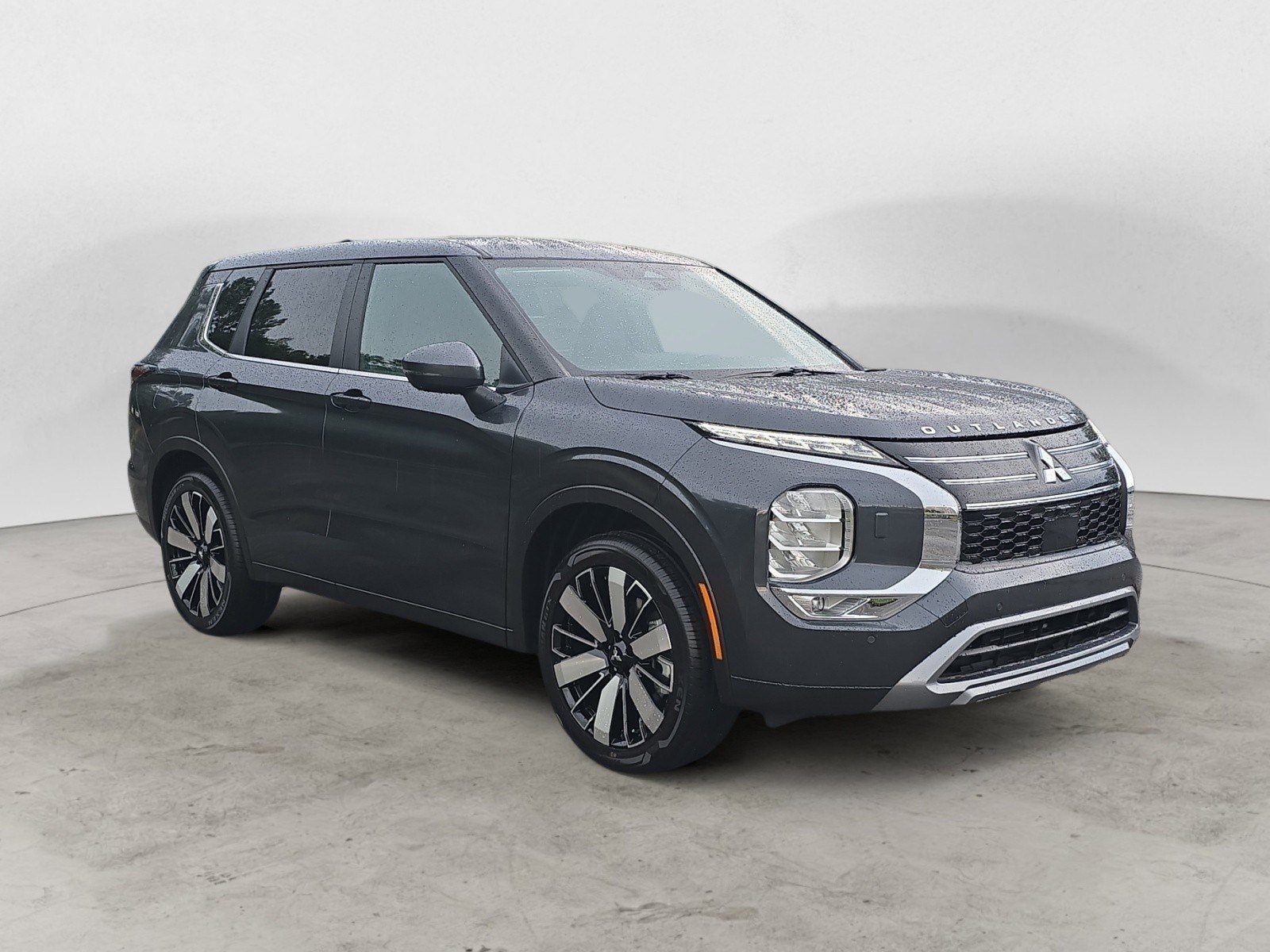 2025 Mitsubishi Outlander SE's photo