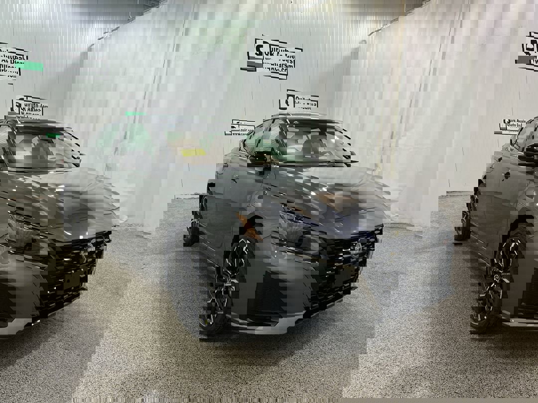 2025 Nissan Altima SR's photo