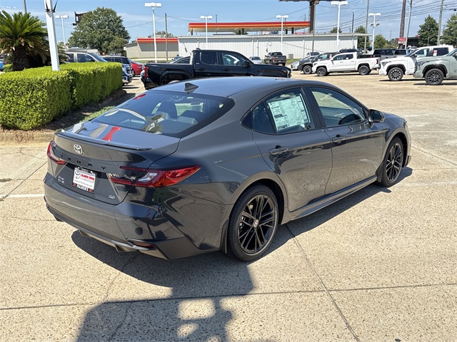 2025 Toyota Camry SE photo 3