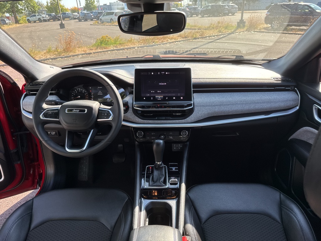 2024 Jeep Compass Latitude photo 29