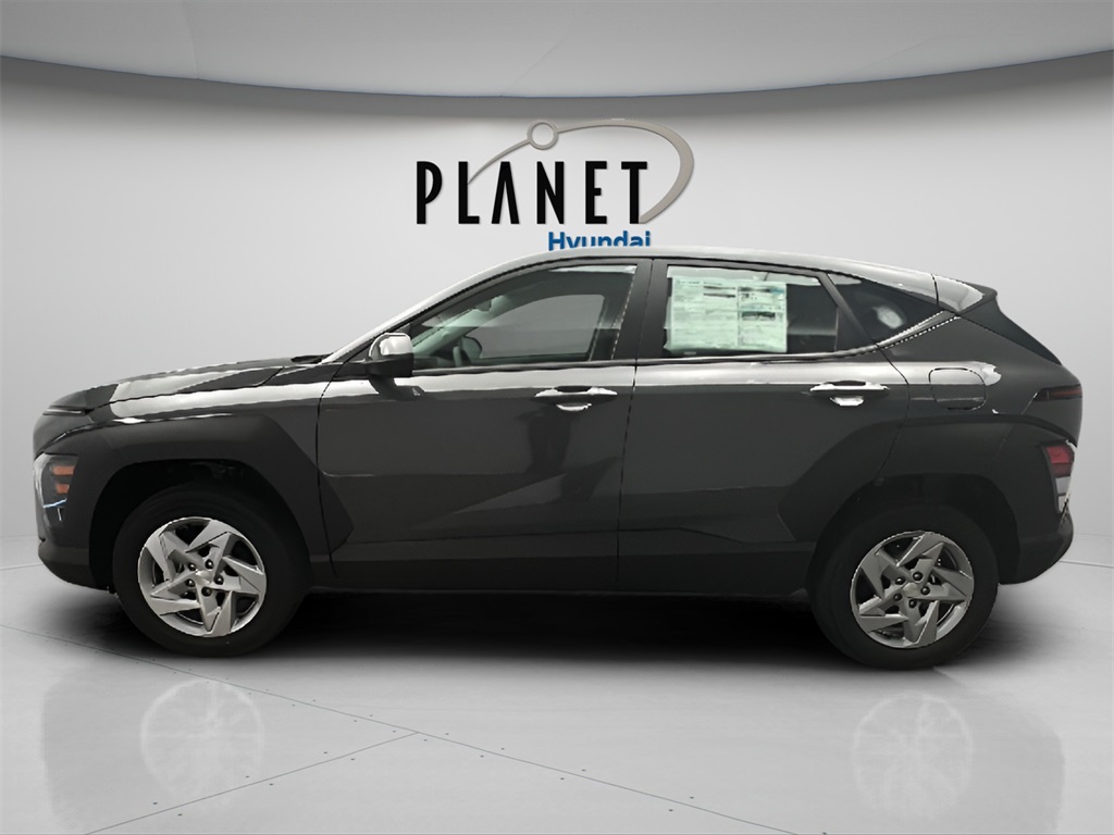 2026 Hyundai Kona SE photo 2