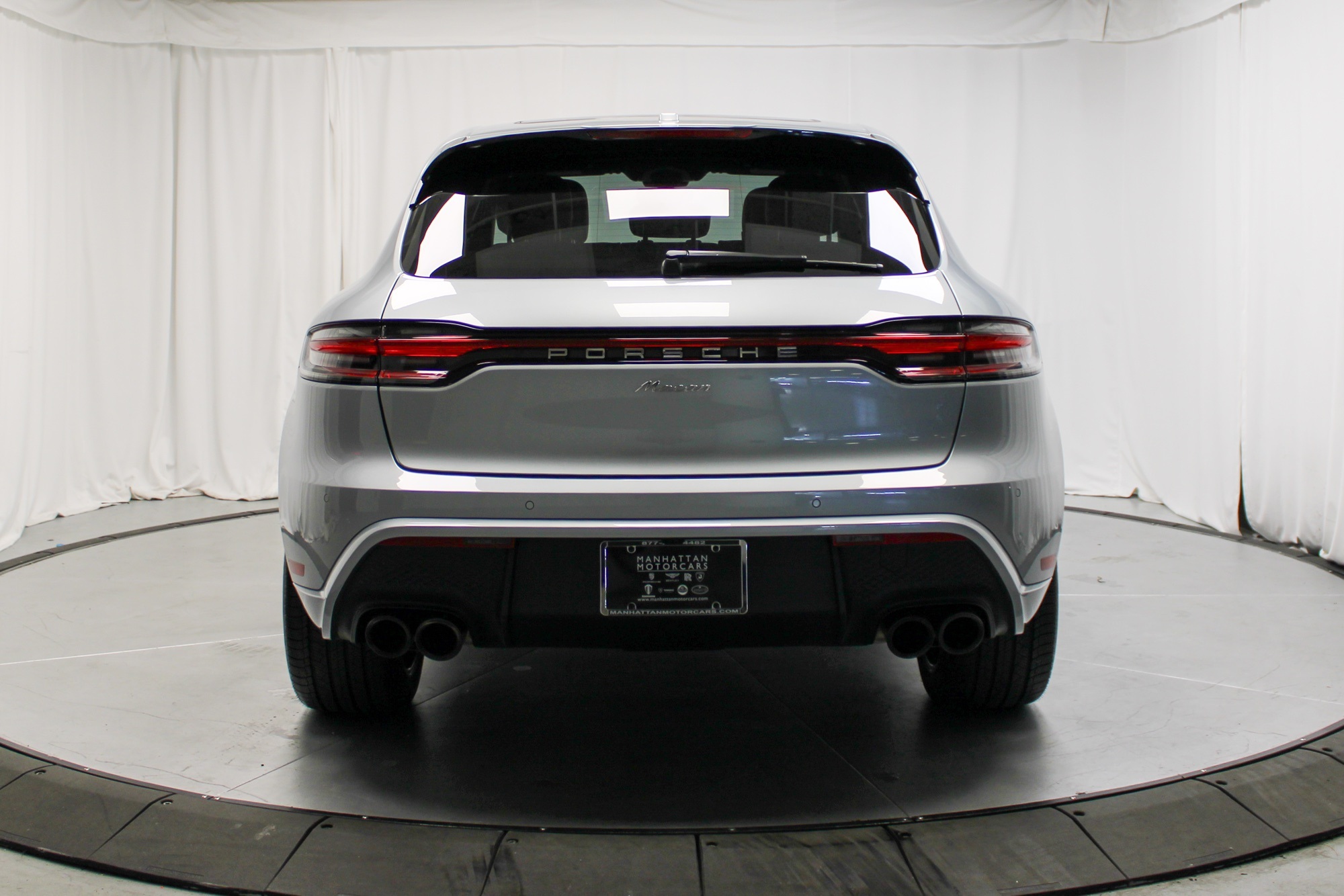 2025 Porsche Macan Base photo 8