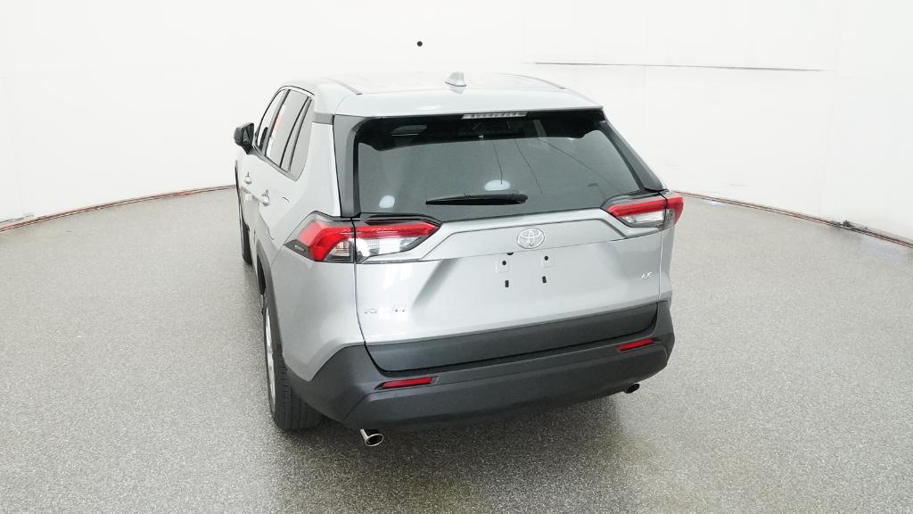 2025 Toyota RAV4 LE photo 16