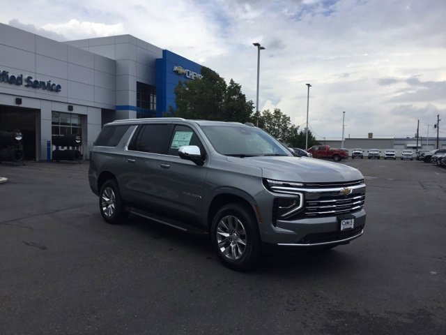 2025 Chevrolet Suburban Premier's photo