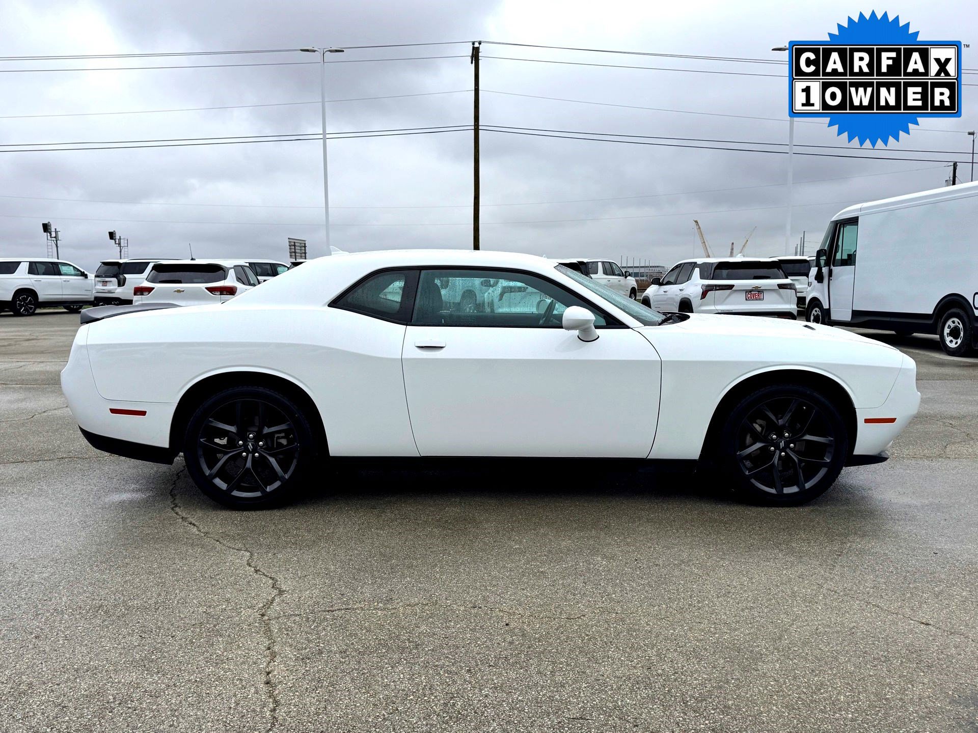 2022 Dodge Challenger SXT photo 4