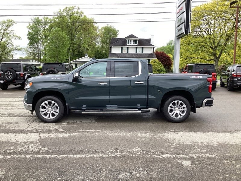 2025 Chevrolet Silverado 1500 LTZ photo 4