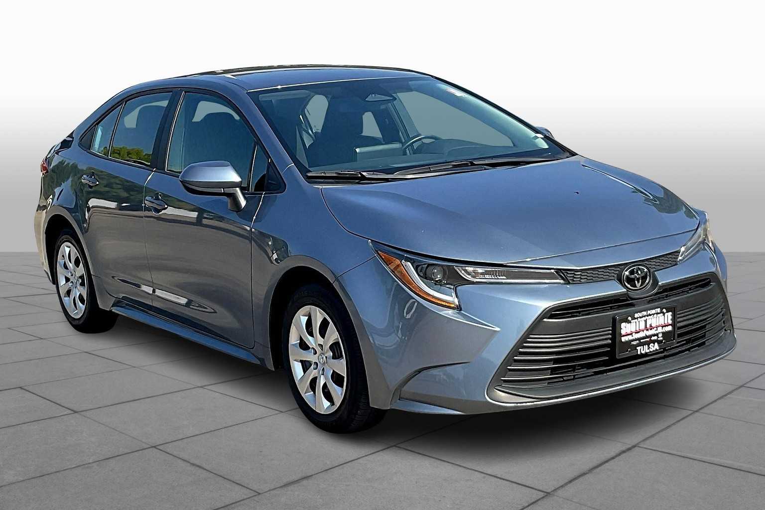 2024 Toyota Corolla LE photo 2