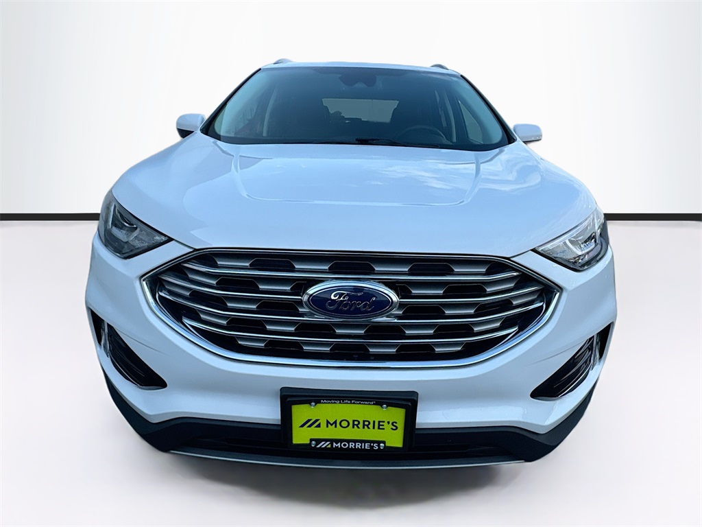 2022 Ford Edge SEL photo 2