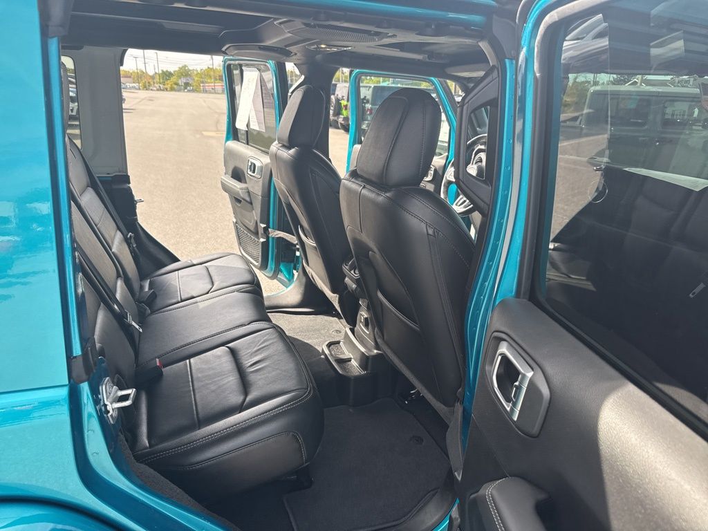 2020 Jeep Wrangler Unlimited Sahara photo 13