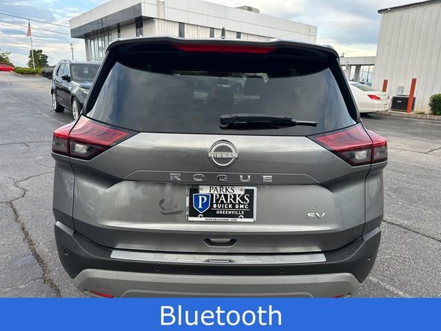 2022 Nissan Rogue SV photo 2