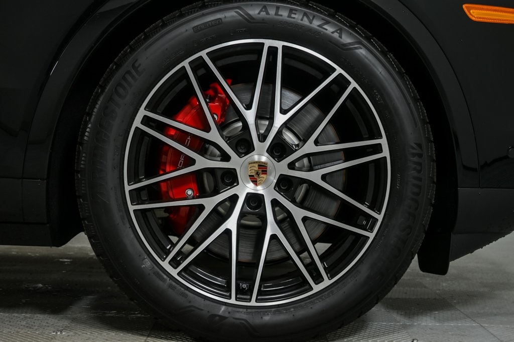 2025 Porsche Cayenne E-Hybrid S photo 36