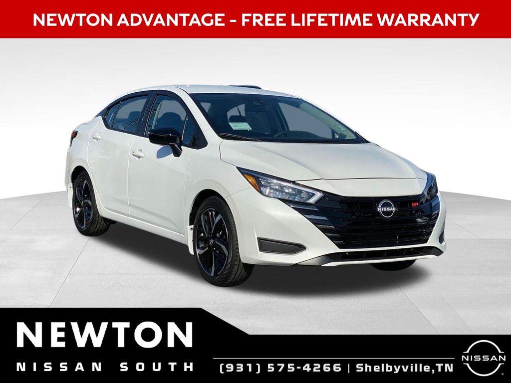 2025 Nissan Versa Sedan SR's photo