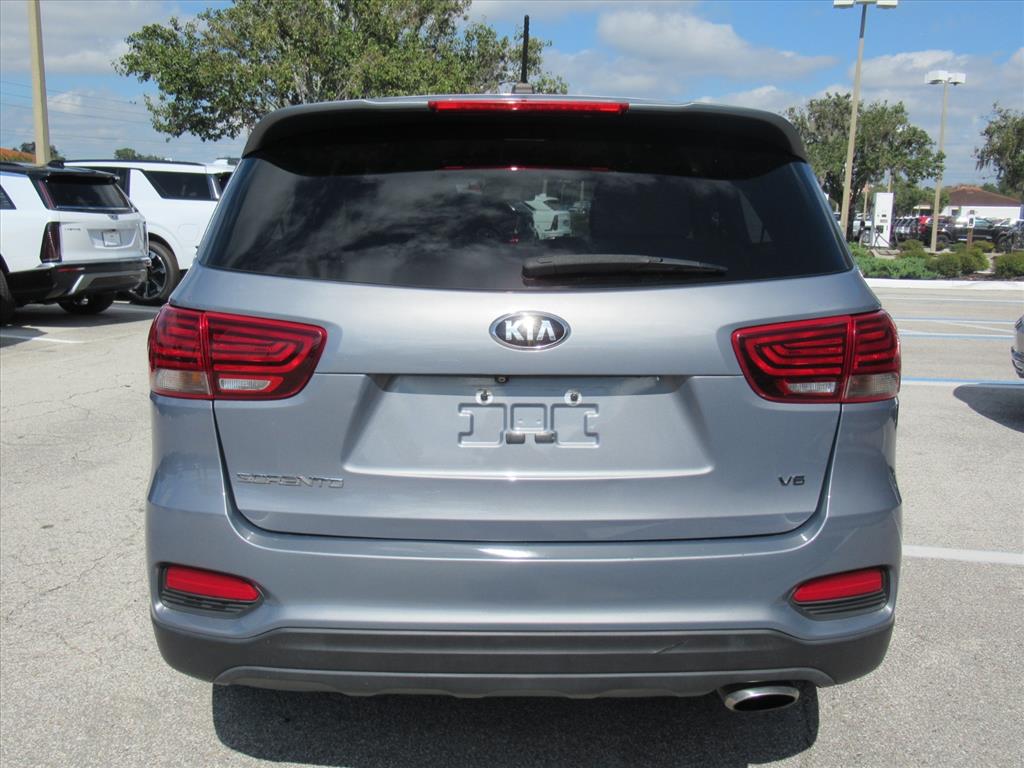 2020 Kia Sorento LX photo 3