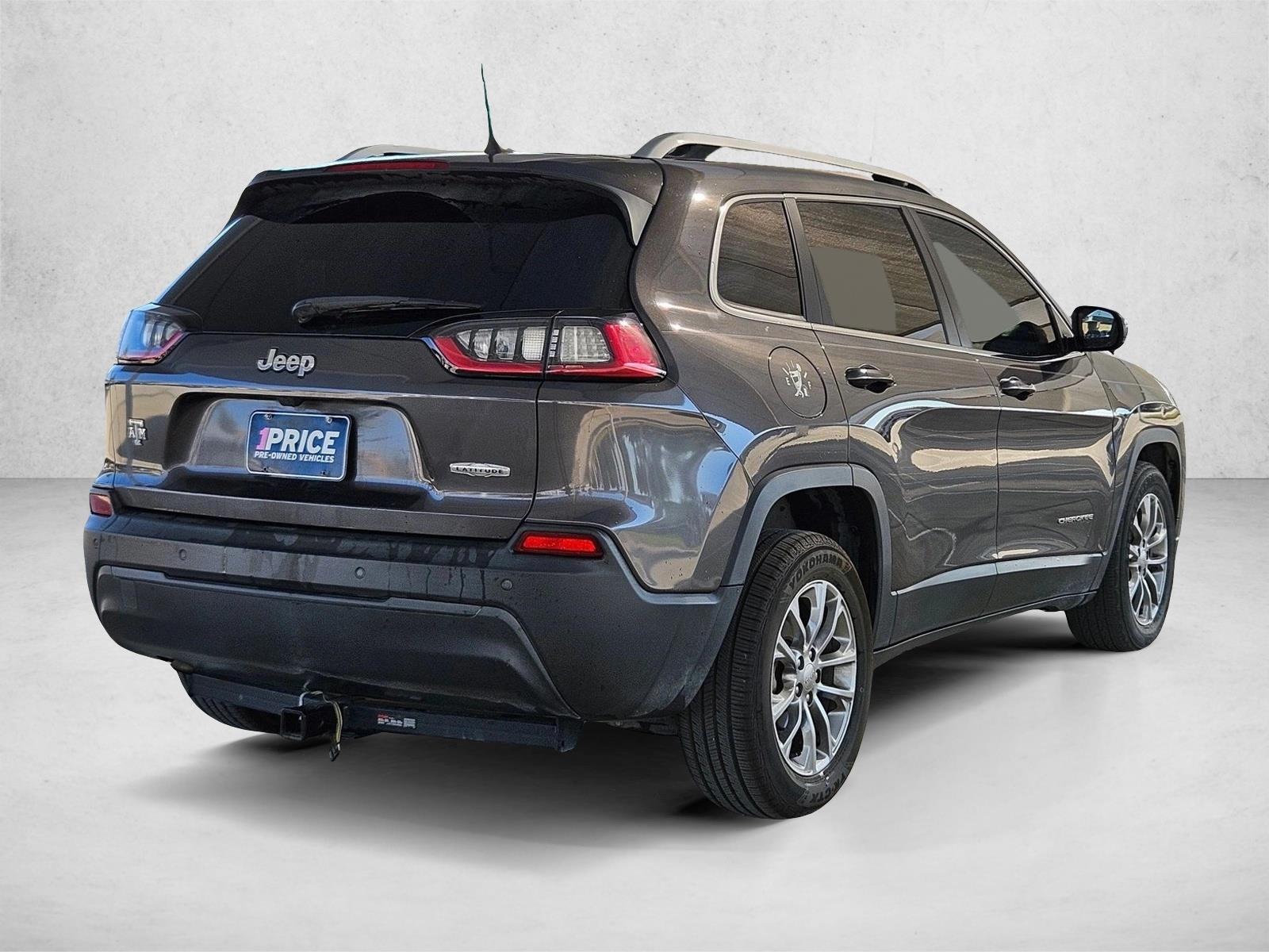 2019 Jeep Cherokee Latitude photo 2