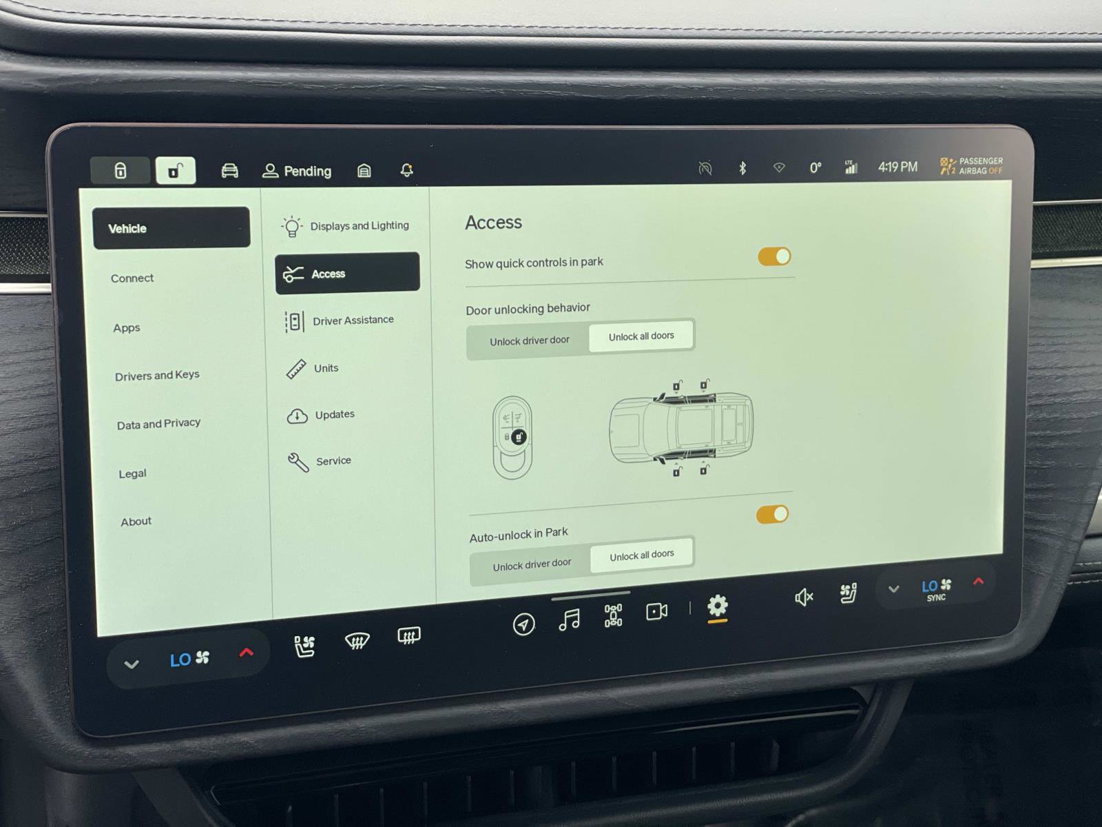 2025 Rivian R1S Adventure photo 10