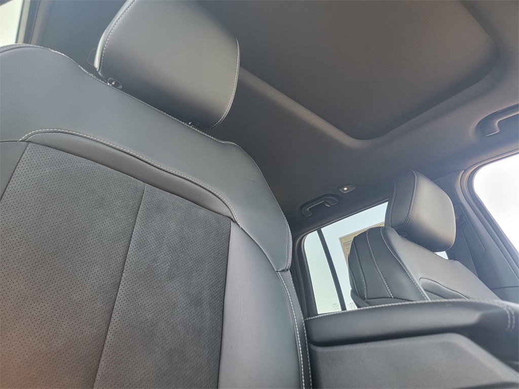 2025 Jeep Grand Cherokee Laredo Altitude X photo 12
