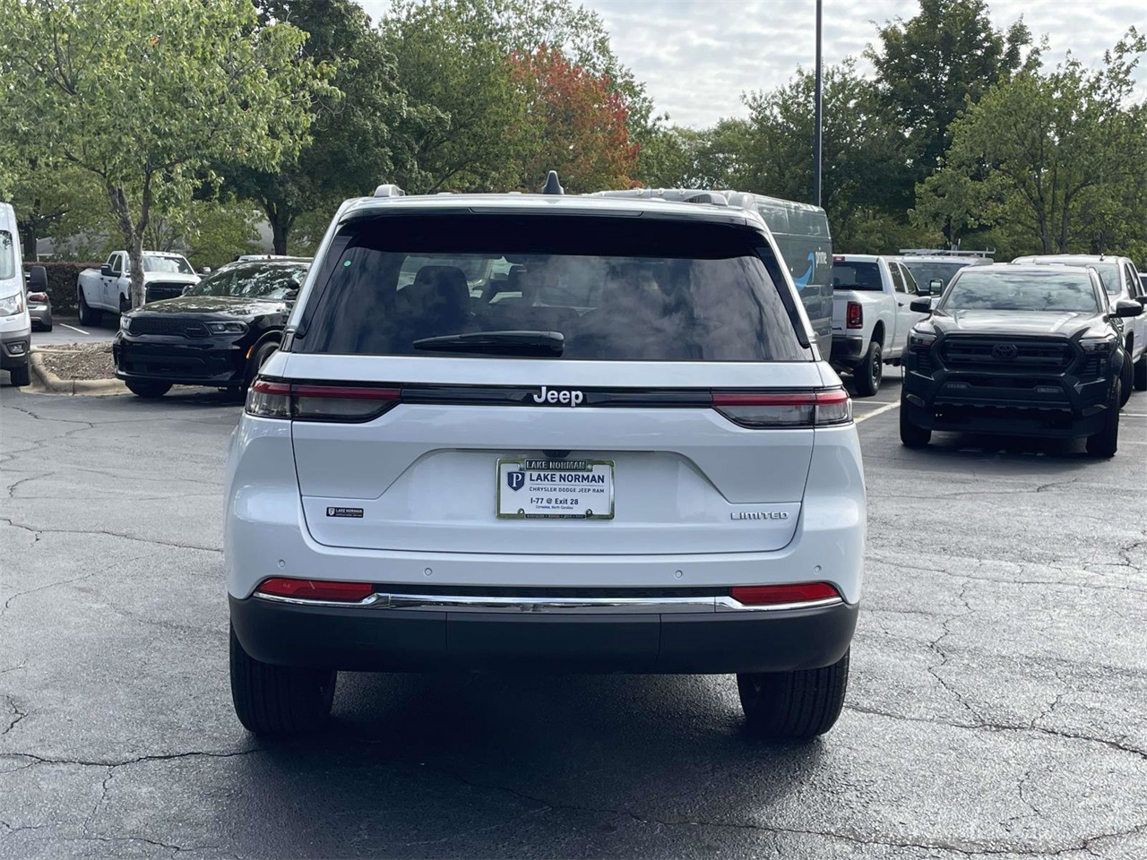 2025 Jeep Grand Cherokee Limited photo 3
