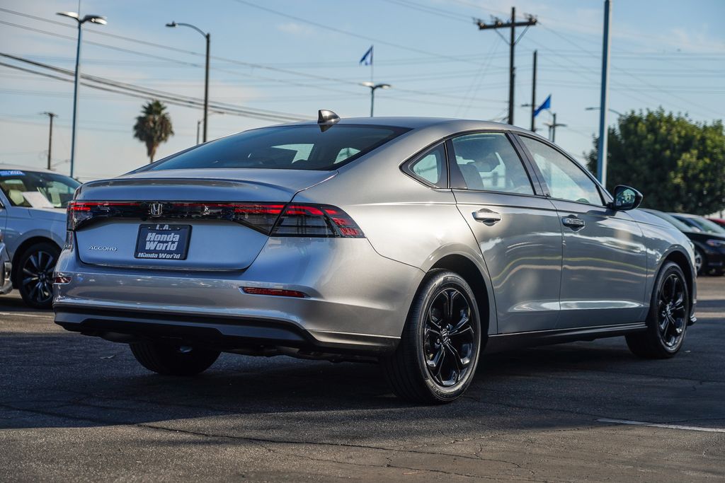 2025 Honda Accord SE photo 9